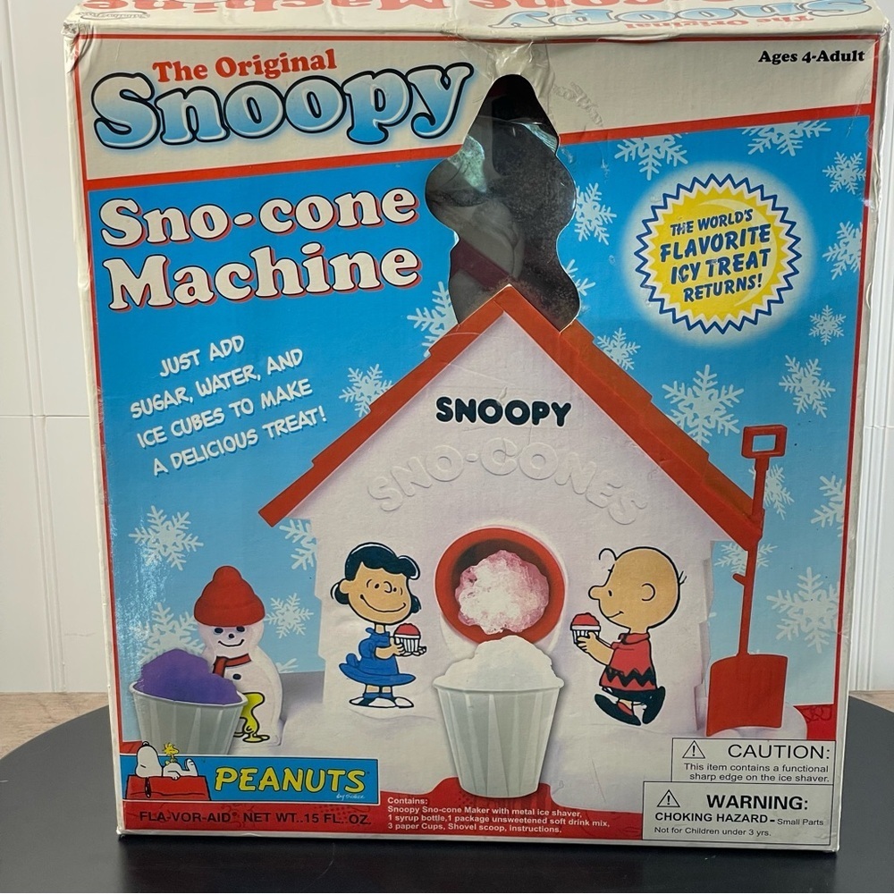 The‎ Original Design Snoopy Sno-Cone Maker Sababa Toys 2007 Summer Fun Icies